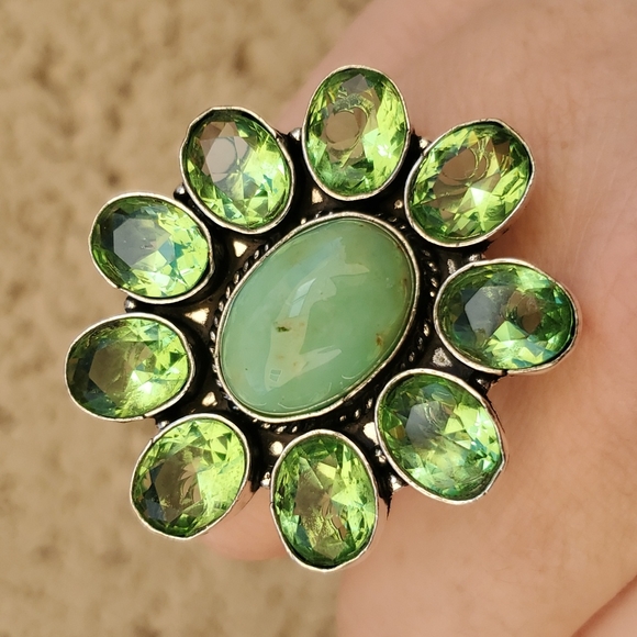 New Huge Chrysoprase and Tsavorite 925 Silver Statement Ring. - Picture 8 of 16